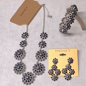 Monet 3 Pc set a Holly Pearls.